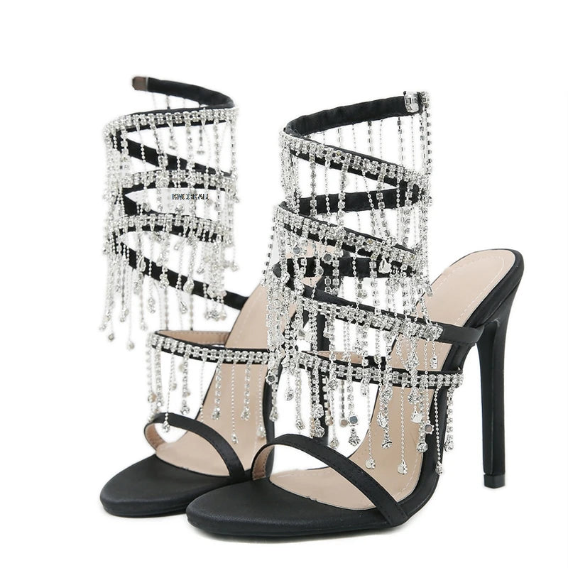 LuxeChic Glänzende Kristall Quasten Sandalen
