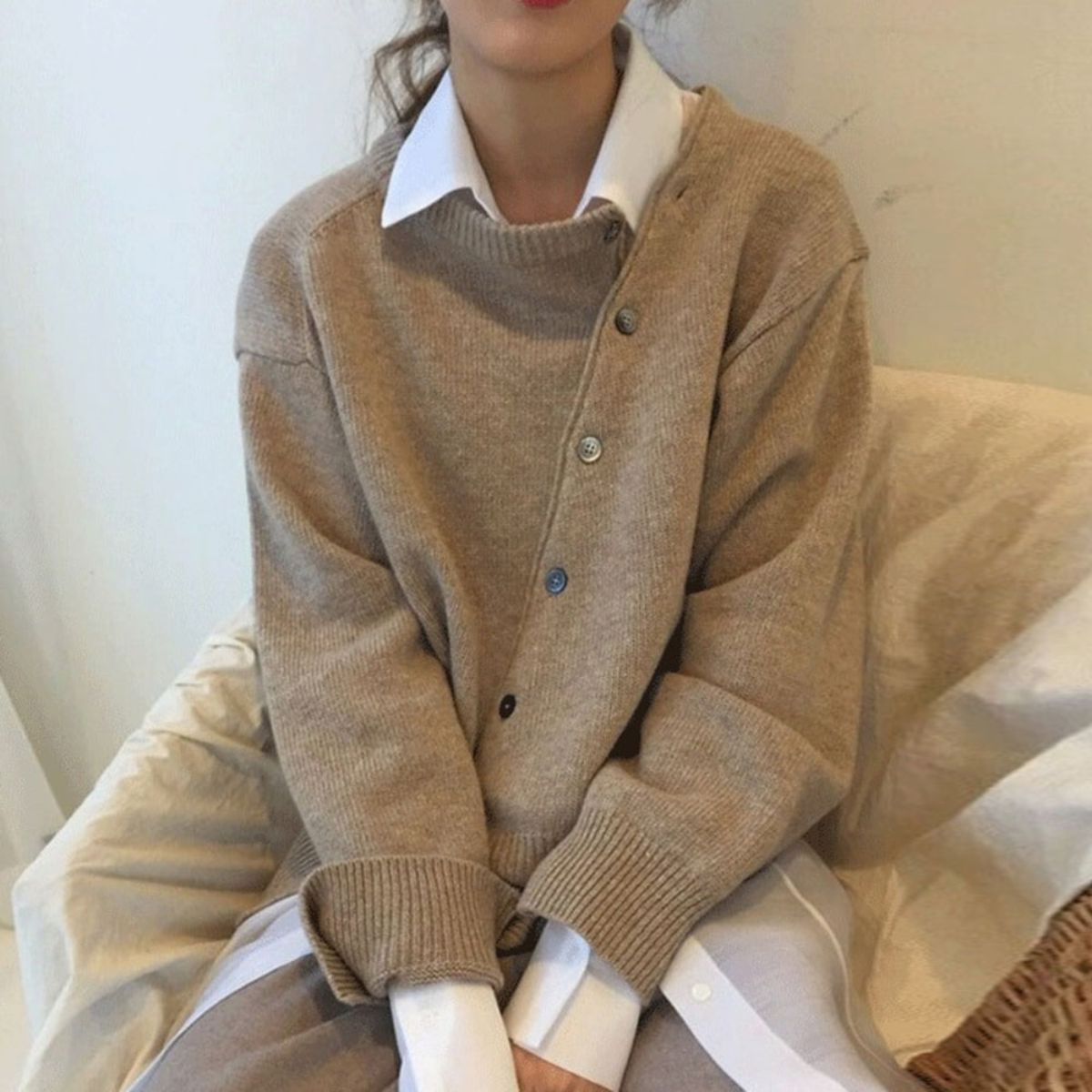 Velanora - Morbido cardigan da donna con chiusura diagonale a bottoni
