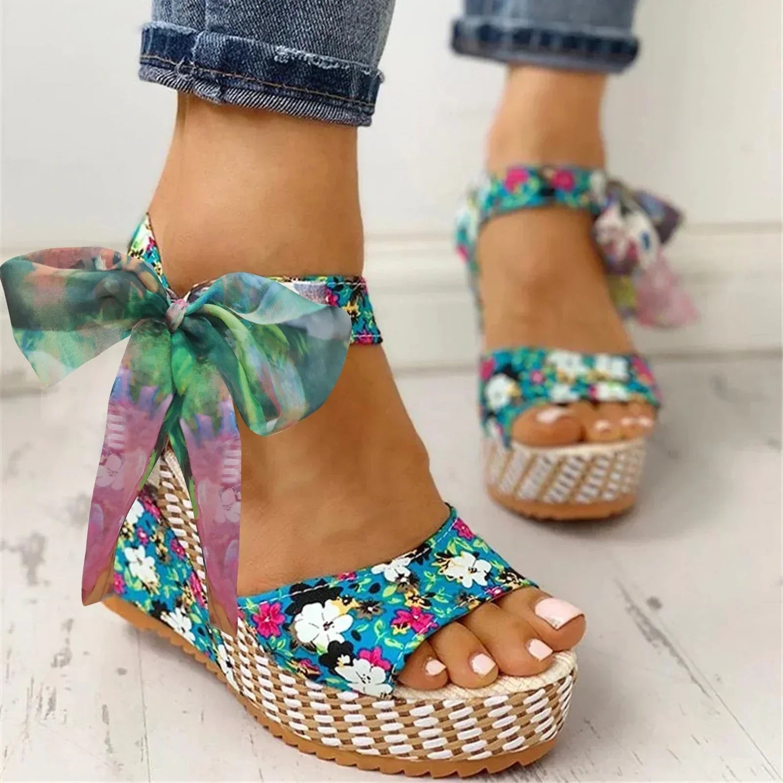 Velanora- Orthopedic sleigh heels with flower pattern