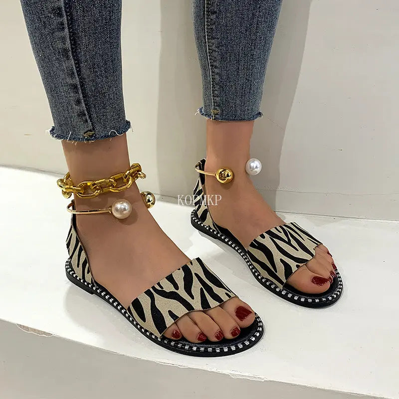 New Summer Glow Pearls Sandals
