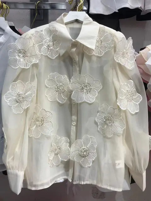 Verführerische Mesh-Bluse mit Pailletten und Blumen