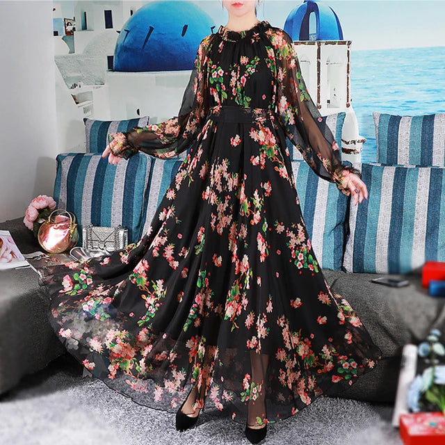 Blühende Eleganz 2024 – Langes Kleid mit Blumenmuster