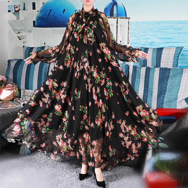 Blühende Eleganz 2024 – Langes Kleid mit Blumenmuster