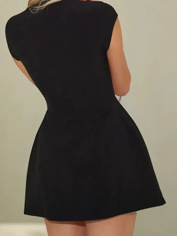 Conquista il mondo con stile con l'abito "Chic Ufficio"!
