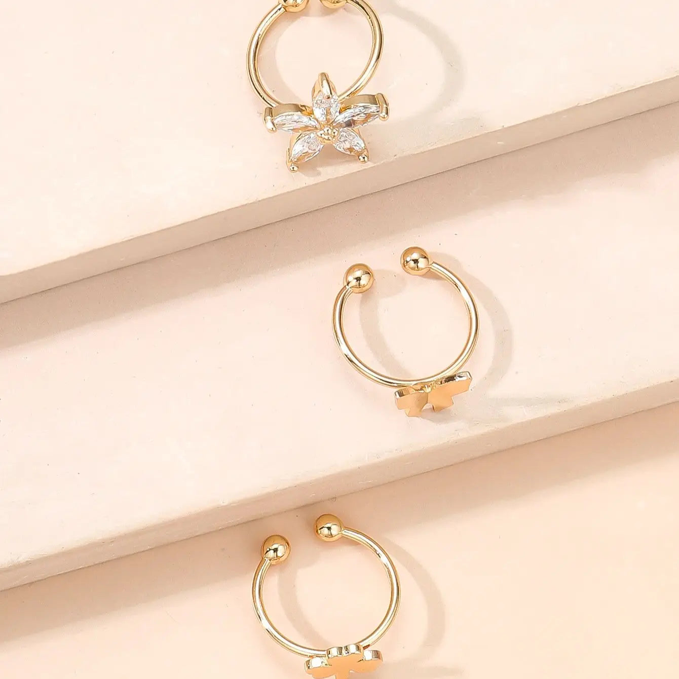 GlimmerGold Flower Rhinestone Toe Rings
