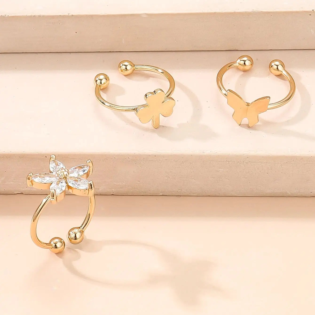 GlimmerGold Flower Rhinestone Toe Rings