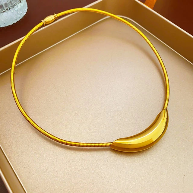 Verfeinerte Hiphop Punk Boog Choker Halskette für Frauen