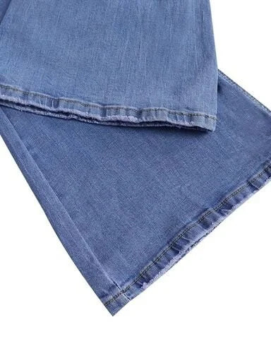 ChicCraft: Retro Jeans that Move with You!