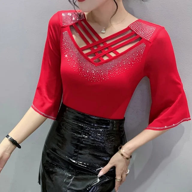 Maglietta con scollo a V seducente e maniche a tre quarti