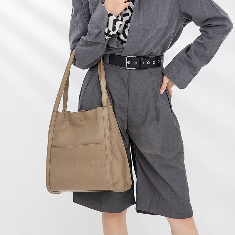 Discover the Stylish Must-Have: Belle Bag!
