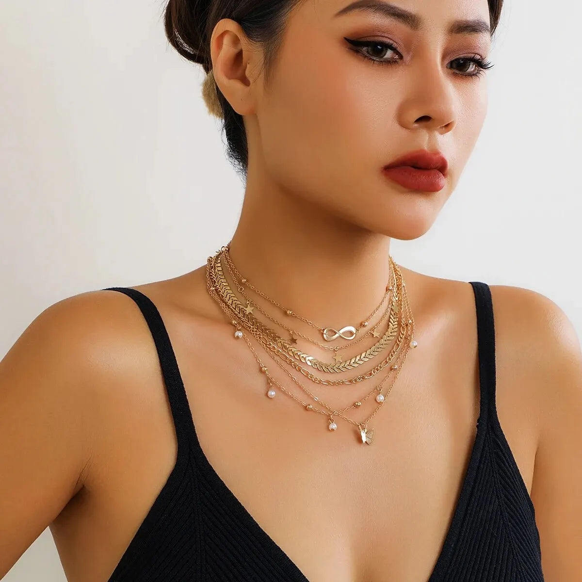 Enchanting Butterfly Pearl Necklace Set for Dreamy Ladies
