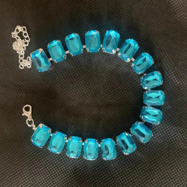 CrystalAura Pietra Rettangolare Colorata con Strass Lucenti e Perline di Vetro