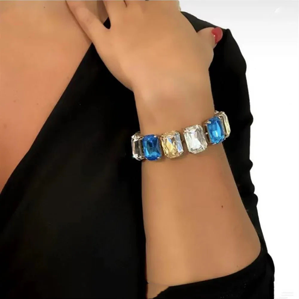 CrystalAura Pietra Rettangolare Colorata con Strass Lucenti e Perline di Vetro