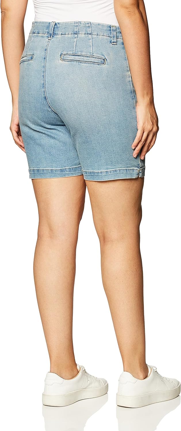 Iconic 7" Chino Walkshort for Style-Conscious Ladies