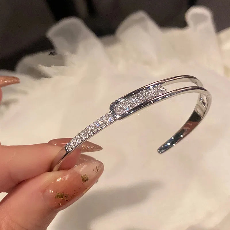 SparkleGlam Bracciale Aperto Inline in Zirconia Cubica Argento