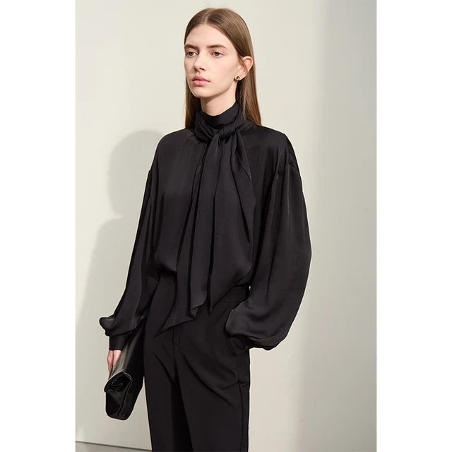 Splendida camicetta primaverile da donna in lusso comfort