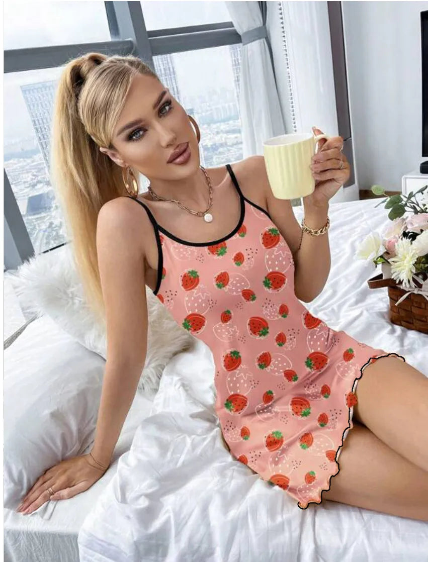 Bella Camicia da Notte Flirtante con Stampa Fragola