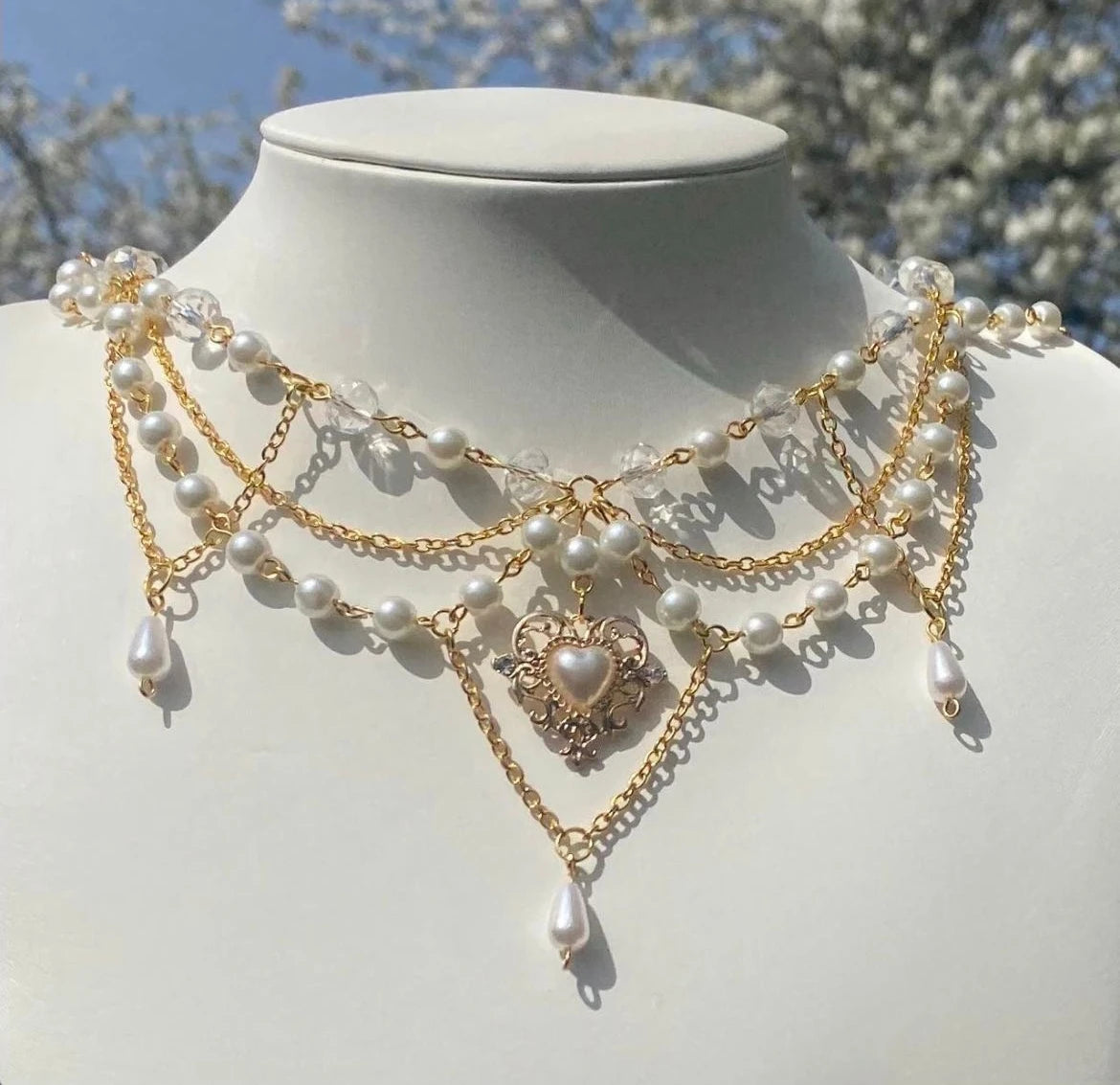Aurora Love Butterfly Kruis Halsketting met Parelkwastjes