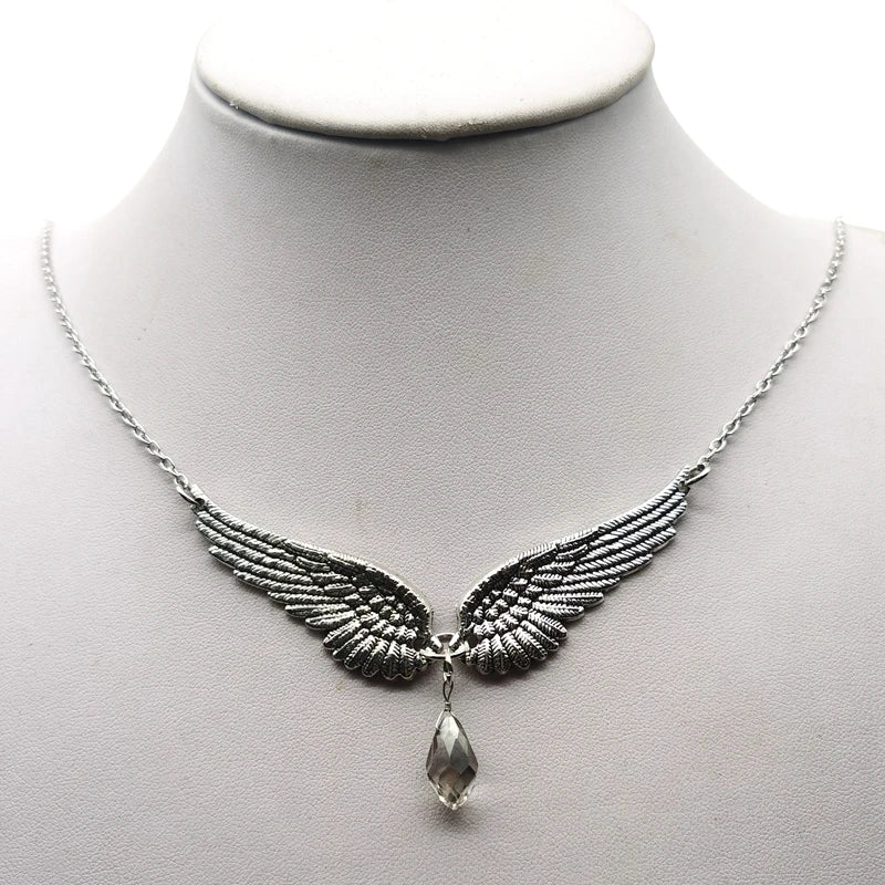 Betörende Engelsflügel Feder Perlen Anhänger Choker - Himmlische Mode