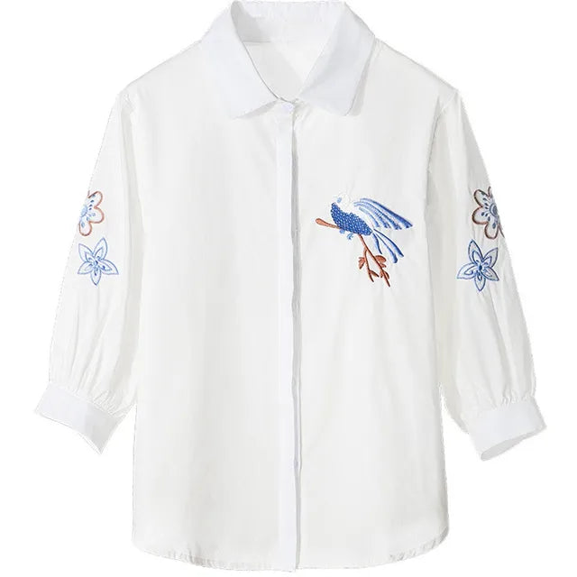 Elegante bestickte Bluse mit Dreiviertelärmeln