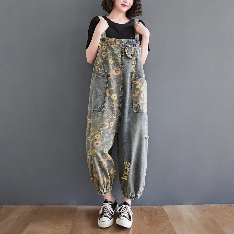 Salopette di jeans con fiori Nova Dames per uno stile estivo chic