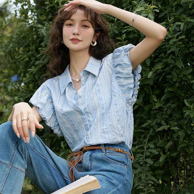 Brilla con stile con la nuova eleganza estiva di "Strisce Blu"