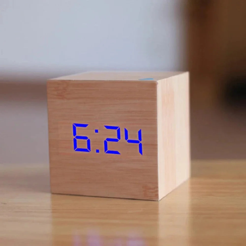 Compacte Digitale Wekker met Dimbare Helderheid