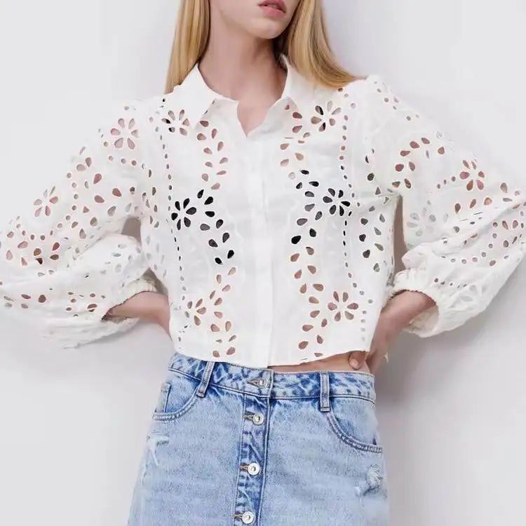 Sunwind Fashion Enchanting Summer White Blouse with Lacework and Embroidery