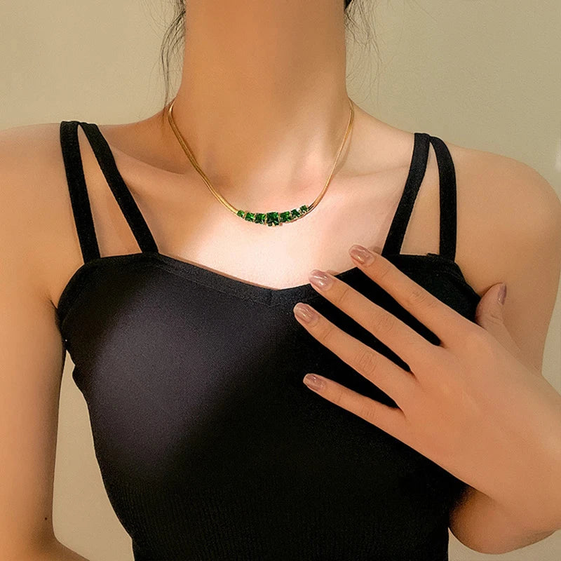 Dieyuro Green White Crystal Zircon Necklace