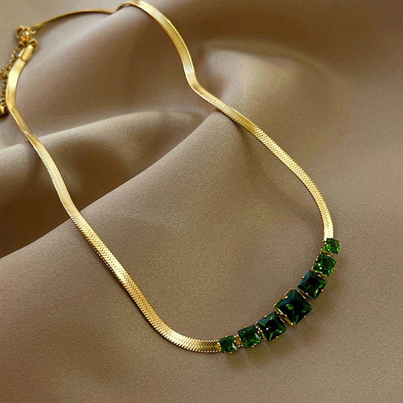 Dieyuro Green White Crystal Zircon Necklace
