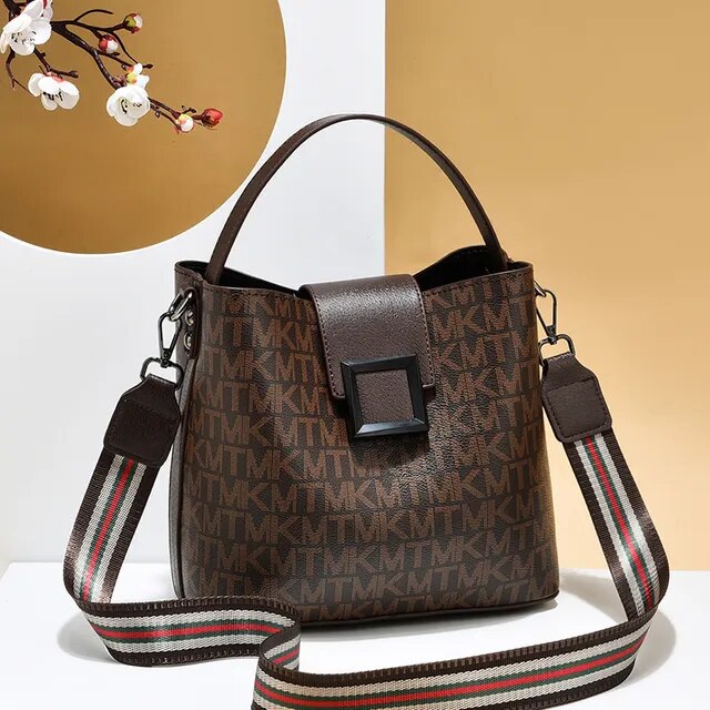 Shine in Style with the Ultimate Ladies Shoulder Bag!