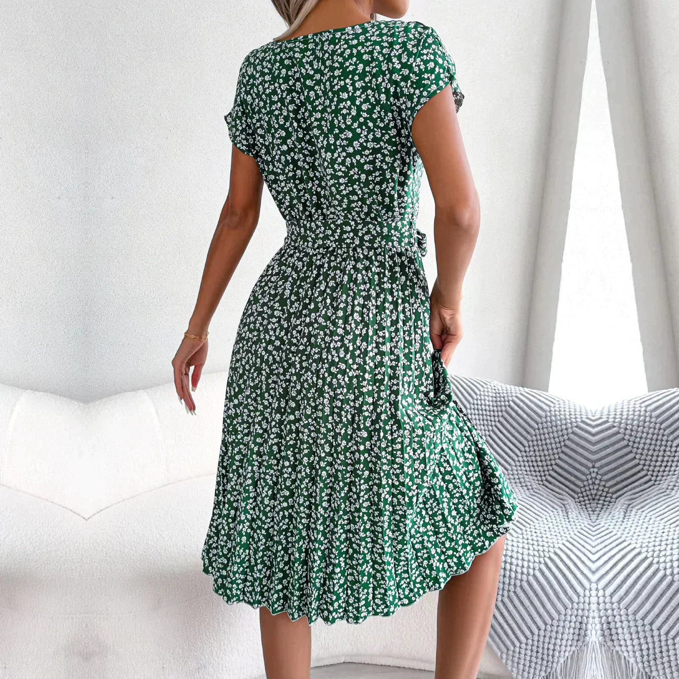 Velanora| Penelope - Vestito floreale giocoso con maniche corte per donne