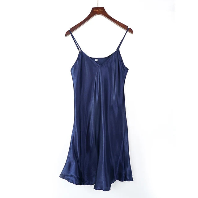 Voel je sensueel en zelfverzekerd in de LumiSilk Nightdress