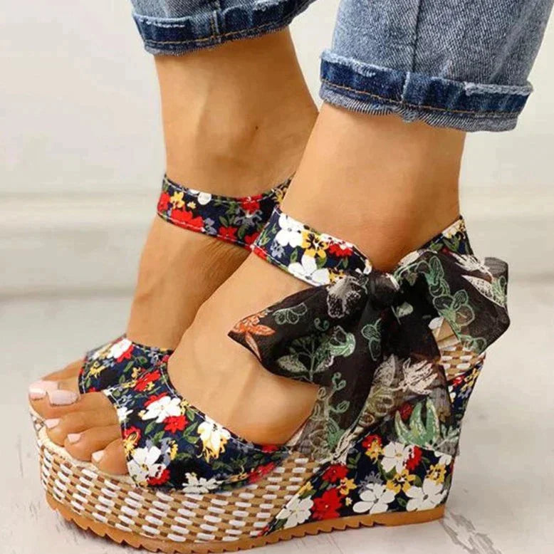 Velanora- Orthopedic sleigh heels with flower pattern