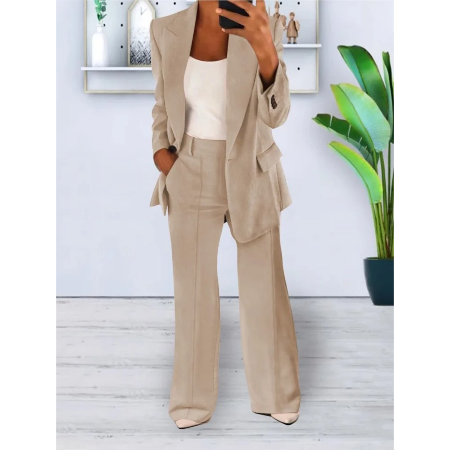 Completo da donna con blazer e pantaloni