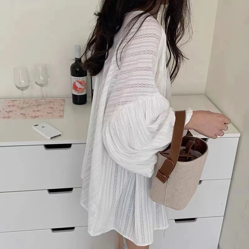 Übergroße weiße Bluse