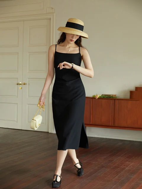 Stilvolle Nächte Lange Schwarze Slipkleid mit Schlitz Design und Verstellbaren Trägern