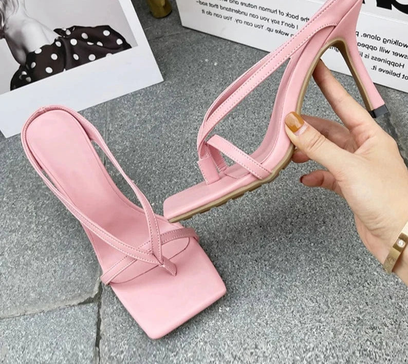 Glamoura Square Toe Sandals