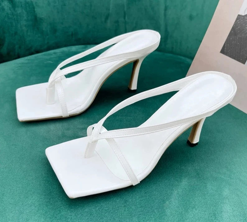 Glamoura quadratische Zehensandalen