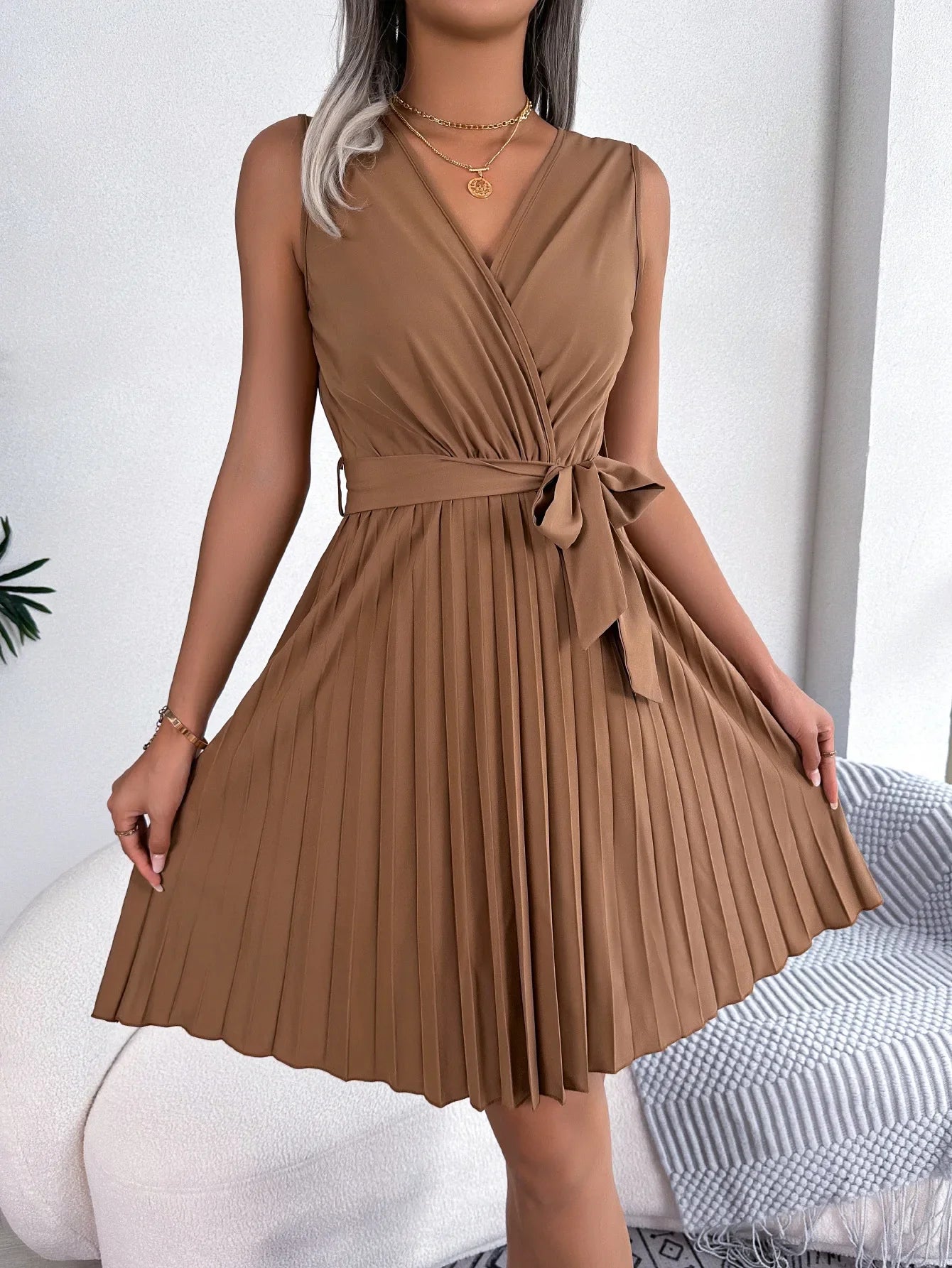 Embrace the Elegance of Summer with the "Summer Elegance" Dress!