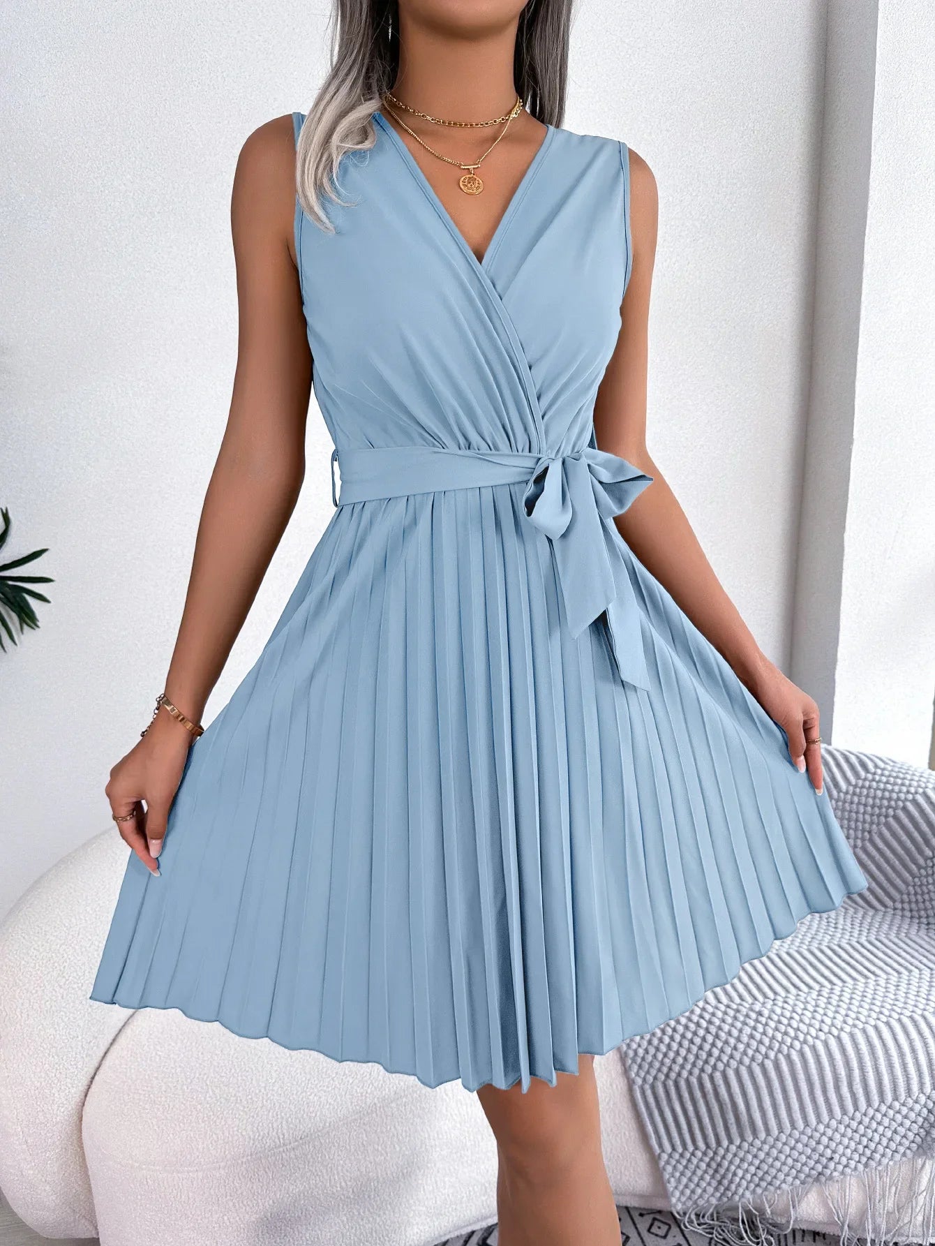 Embrace the Elegance of Summer with the "Summer Elegance" Dress!