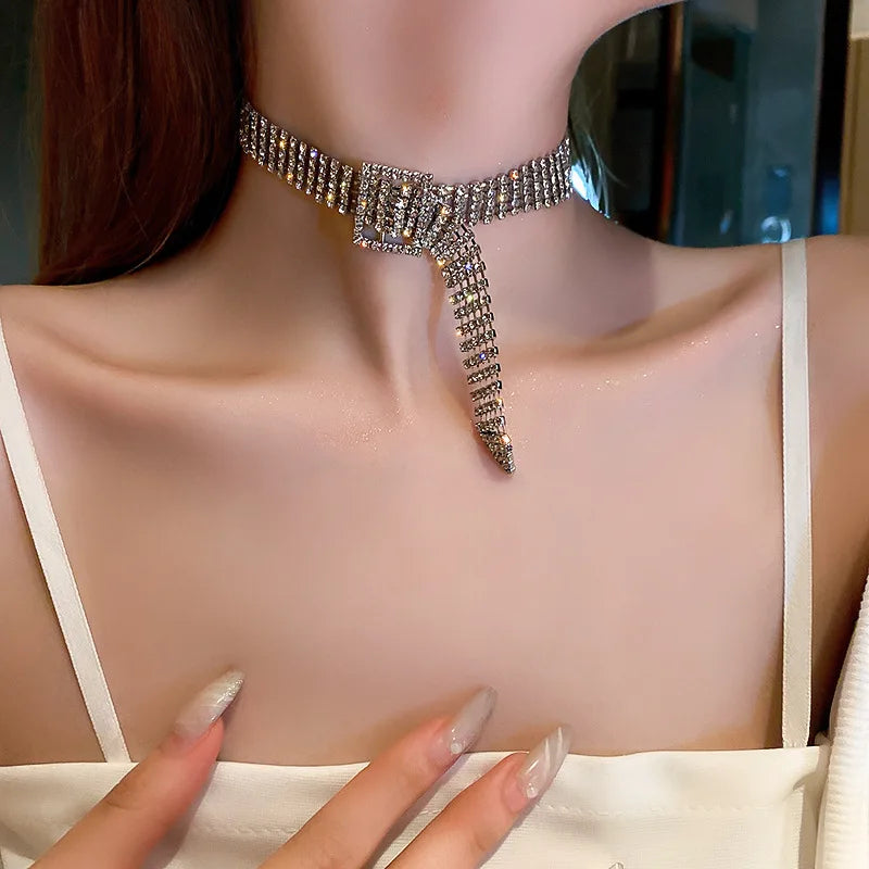 Bijou Belle Glamorous Full Rhinestone Button Choker Necklace