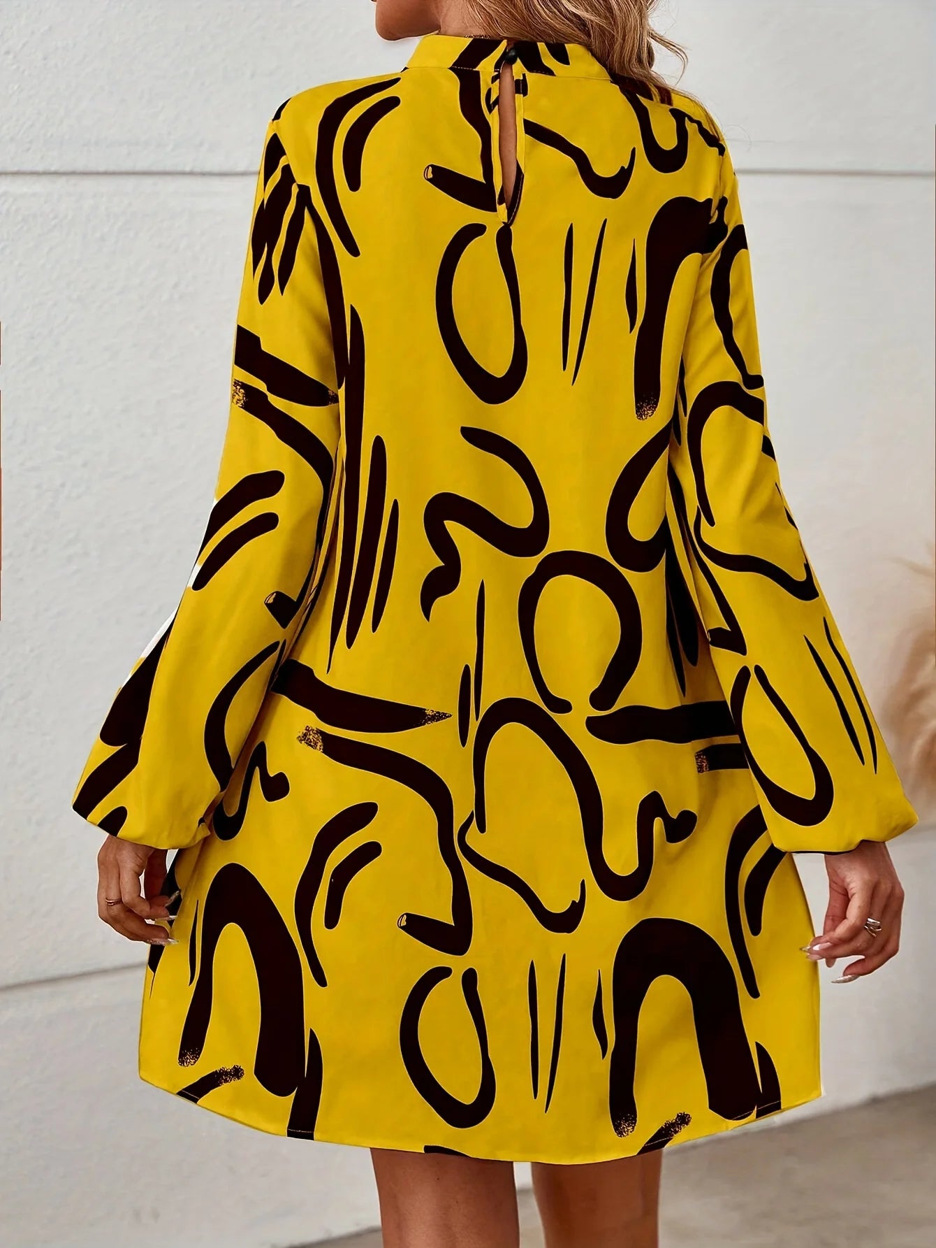 ModeMagie Full Body Printed Dress With Lantern Sleeves