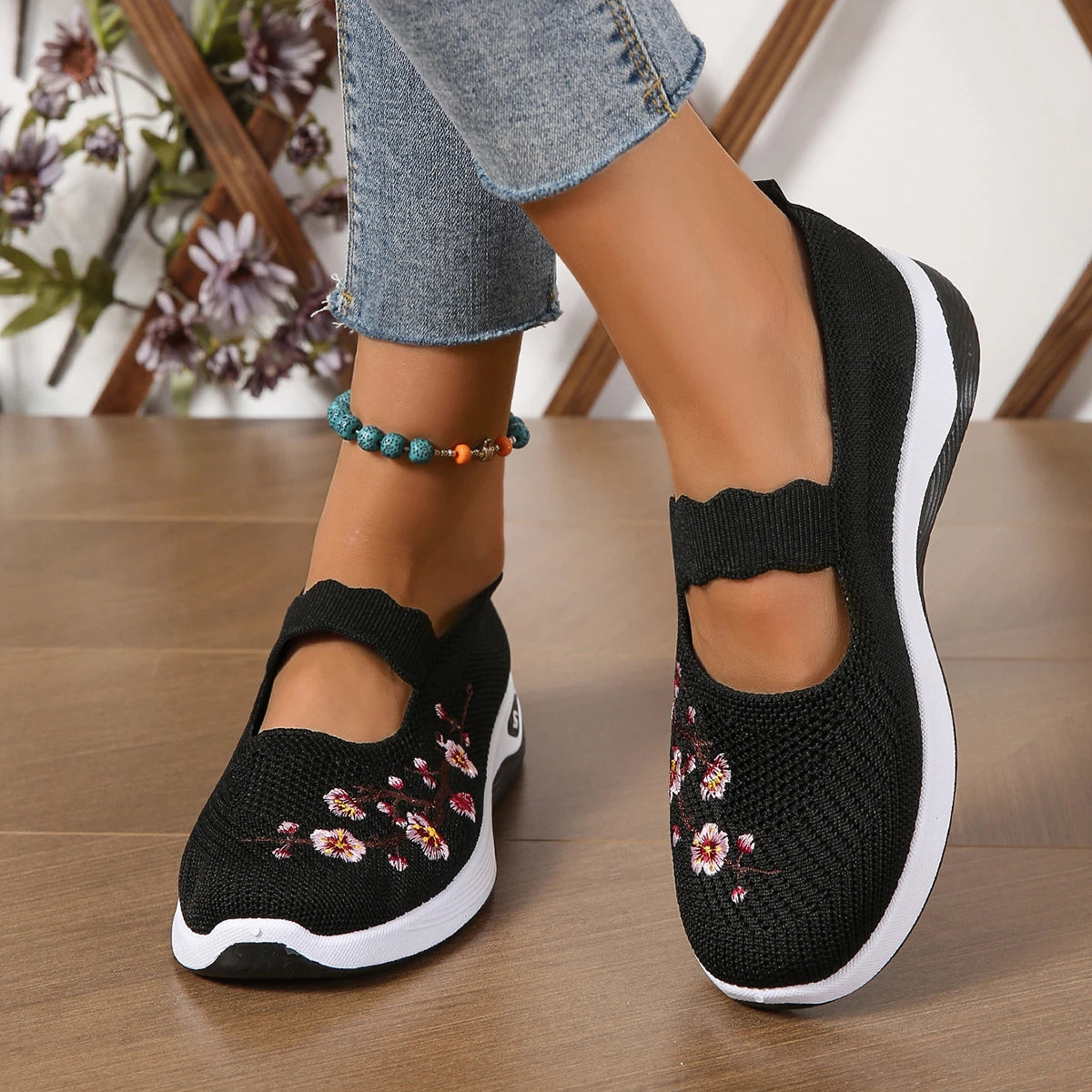 BlossomStyle Embroidered Flower Flats