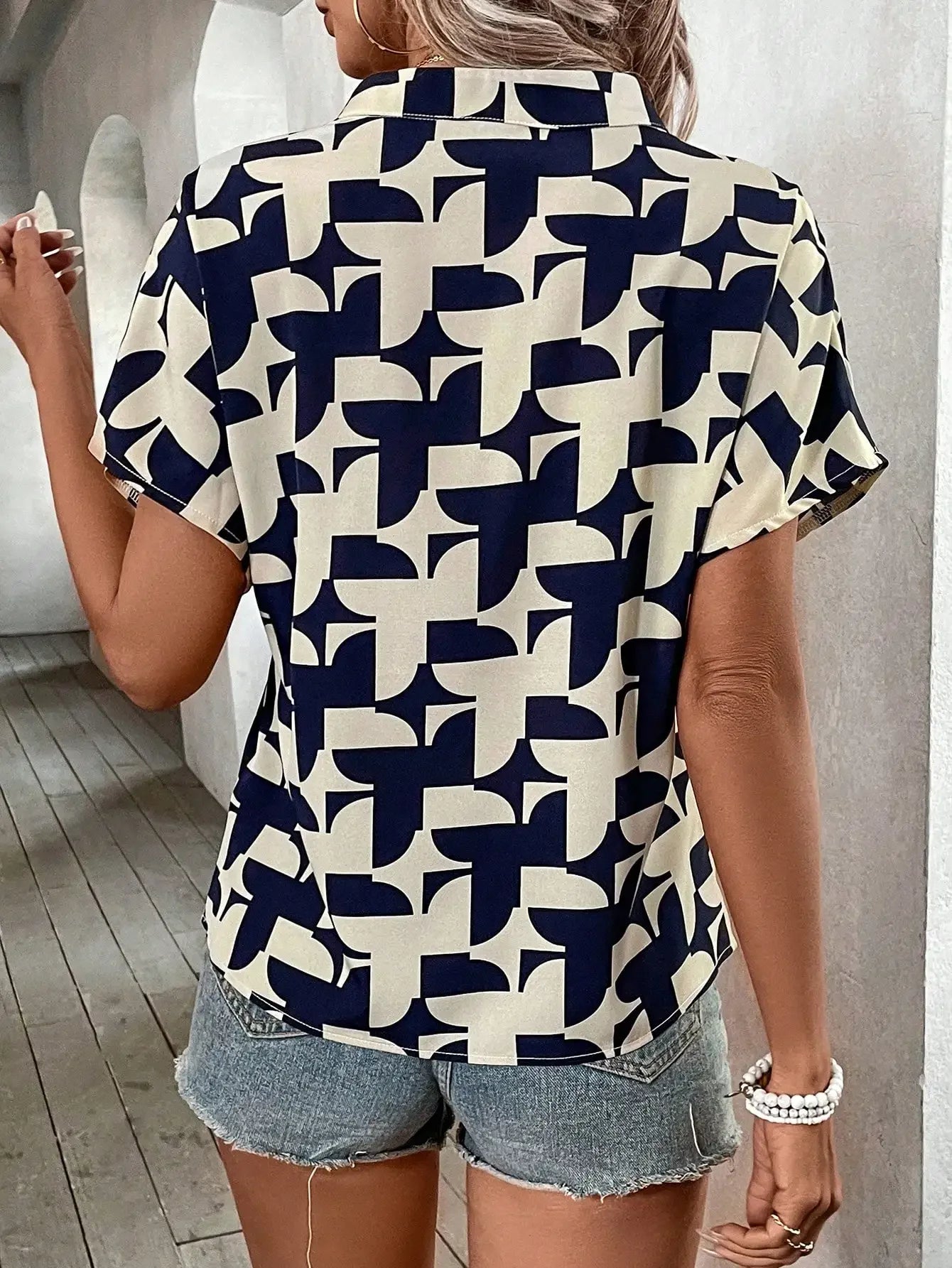 ChicVogue Camicetta con stampa geometrica
