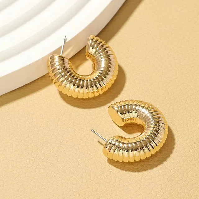 Schimmernder Kreis Goldener Glanz Mehrlagige Runde Ohrstecker