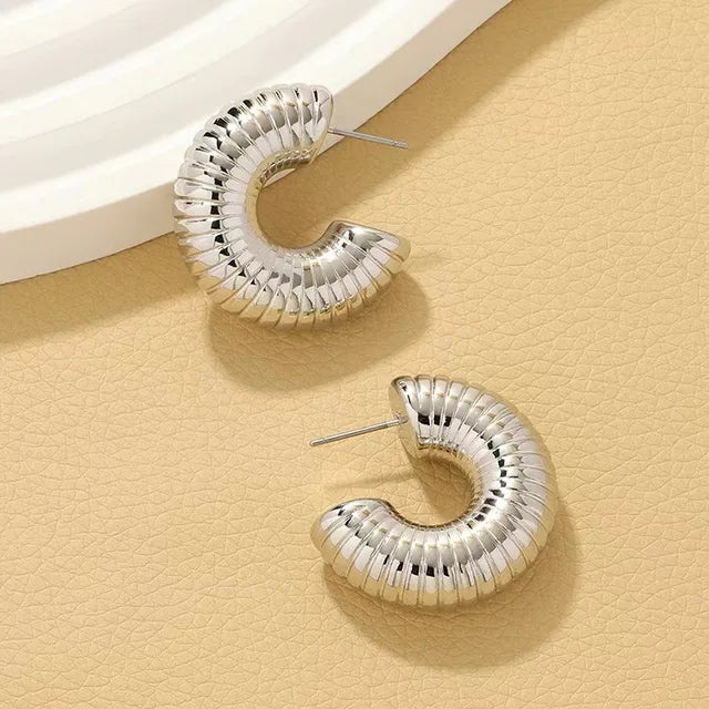 Schimmernder Kreis Goldener Glanz Mehrlagige Runde Ohrstecker