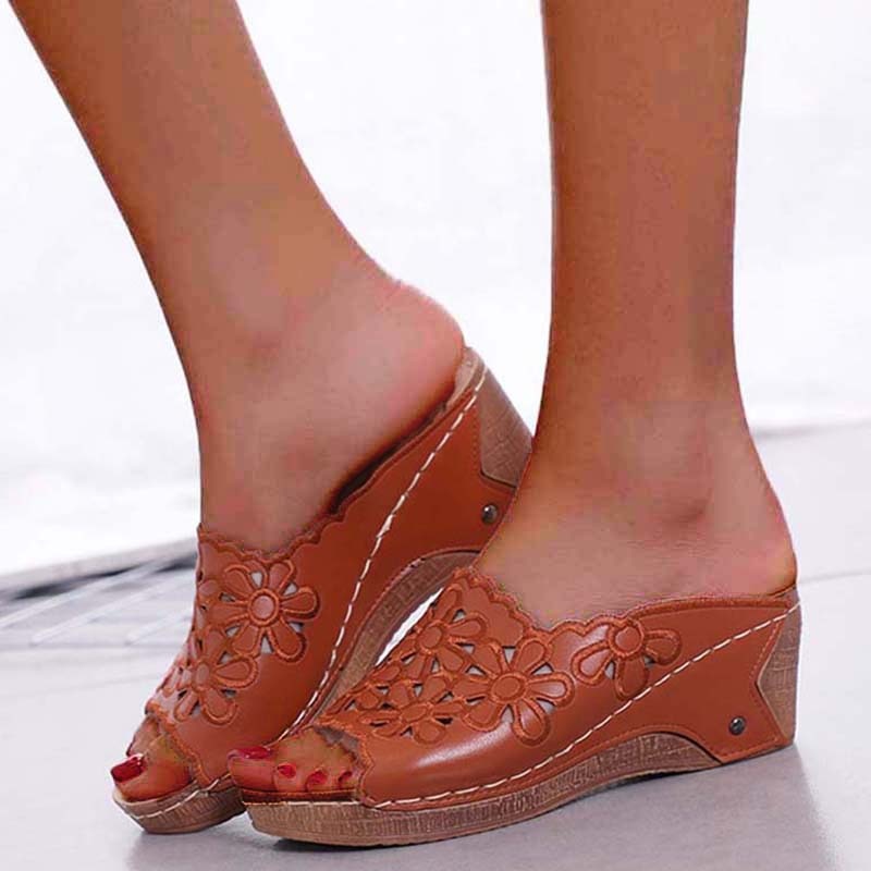 Orthopedic retro sleigh heels for women
