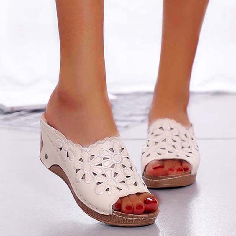 Orthopedic retro sleigh heels for women