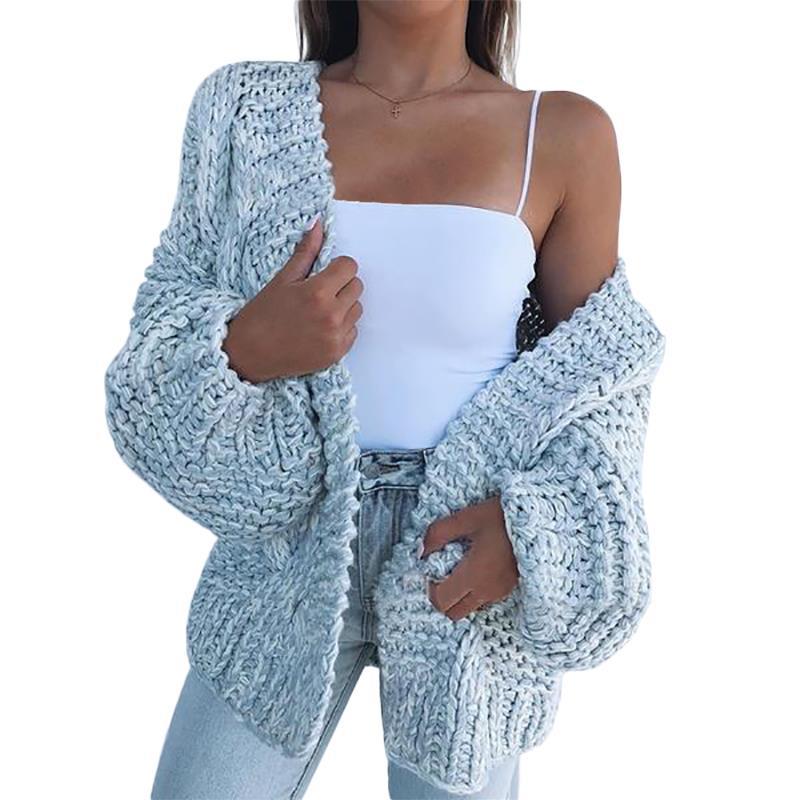 Cardigan azzurro chiaro lavorato a maglia